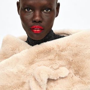 ZARA SUPER SOFT FAUX FUR CREAM BEIGE SCARF WRAP BRAND NEW WITH TAGS